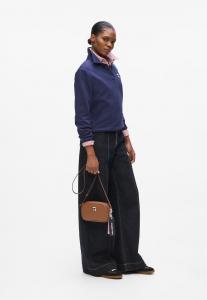 Сумка кросс-боди KARL LAGERFELD IKON PEBBLE CAMERA, Dark Tan/Tan