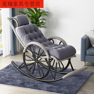 Fantasy Кресло-качалка из ротанга с серебристыми колесами, серой подушкой и ковриком