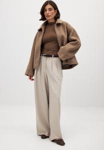 Флисовая куртка BOUCLE ZIP NA-KD, серый