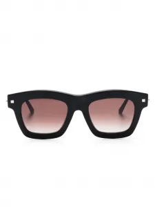 Солнцезащитные очки J2 в прямоугольной оправе Kuboraum, черный