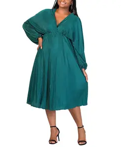 Плюс сайз мерцающее платье миди с V-образным вырезом 24seven Comfort Apparel, зеленый