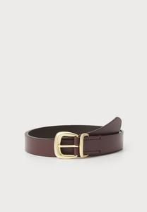 Ремень Calvin Klein PIECE LOGO BUCKLE BELT, Fudge/Dark Brown