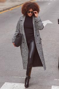 Серо- длинное пальто с узором «елочка» и шерстью Sosandar, серый