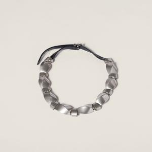 Ожерелье из металла и кожи MIU MIU, серебряный