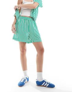 Короткие шорты-бойфренд Pieces в зеленую и белую полоску