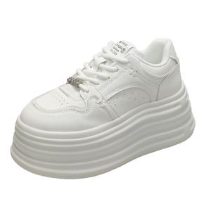 TAFN Низкие женские кроссовки белого цвета