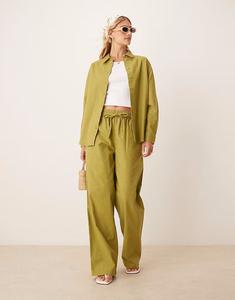 Льняные брюки, застегивающиеся на резинку, оливкового цвета Asos Design