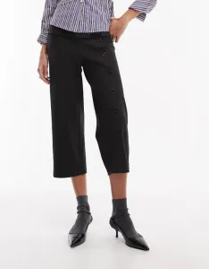 Черные брюки-капри с пуговицами Motel Wamari