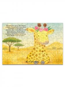 Mr. & Mrs. Panda Дизайн венка из цветов в виде жирафа-пазла с надписью белым цветом