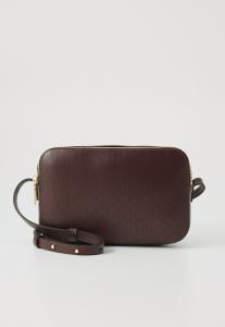 Сумка кросс-боди Calvin Klein EMBLEM ELONGATED CAMERA BAG, Fudge Aop/Brown