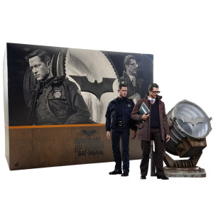 Набор фигурок Hot Toys The Dark Knight Rises – John Blake and Jim Gordon with Bat-Signal MMS275