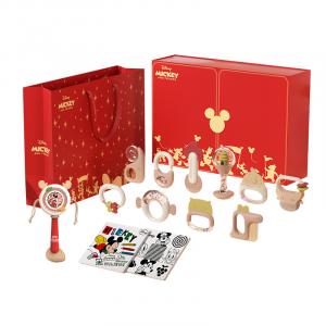 Подарочный набор для новорожденных 0-3 месяца с погремушками развивающими игрушками Disney