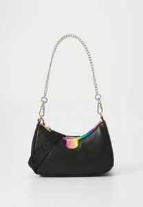 Сумка BVITAL-J Steve Madden, черный