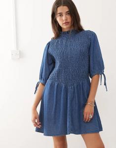 Мини-платье из денима Reclaimed Vintage с присборенным лифом и заниженной талией, средне-синего цвета