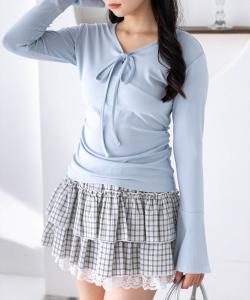 Топ с расклешенными рукавами и лентой спереди <<Новинка>>