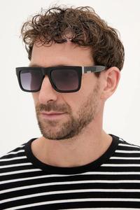 Солнцезащитные очки Guess, черный