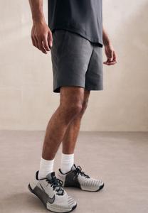 Спортивные шорты lululemon ZEROED IN LINERLESS 18CM, Graphite Grey/Grey