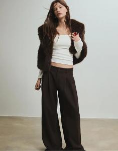 Stradivarius Трикотажный топ с открытыми плечами, присборенный, цвета экрю