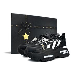 Кроссовки женские OZGAIA Lifestyle С Низким берцем Черного /Белого цвета Adidas Originals