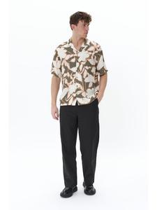 Рубашка с короткими рукавами Maklampo, прямого кроя, в легкой армейской форме. Matinique