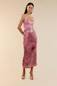 Бесконечное платье макси с пайетками Bardot, розовый