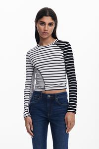 полосатая футболка