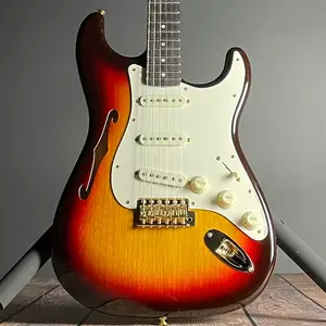 Fender Artisan Korina Stratocaster, палисандровая дека - шоколадно-трехцветный солнцезащитный градиент