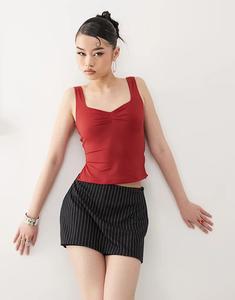 Облегающий топ с вырезом сердечком и разрезом по бокам спереди, красного цвета Princess Polly