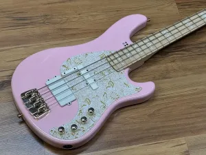 Sandberg Сандберг Калифорния TM4 Ида Нильсен LTD - Мягкий старый клубничный молочный коктейль