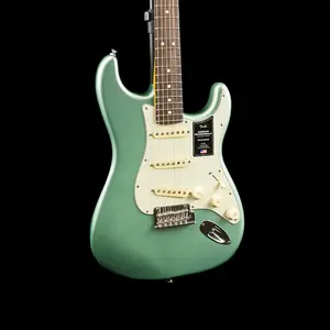 Fender American Professional II Stratocaster в цвете Mystic Surf Green