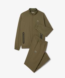 Минималистичный технический спортивный костюм со стоячим воротником