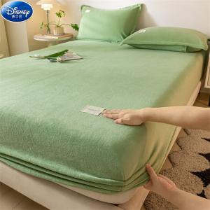 Disney Простыня 120х200 см из молочного вельвета, цвет Green fruit