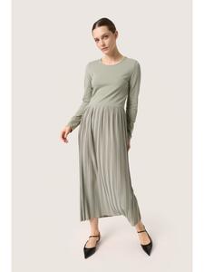 Платье до колена Soaked in Luxury