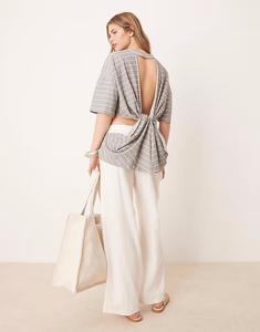 Футболка ASOS DESIGN с короткими рукавами и перекрученной деталью сзади в монополоску