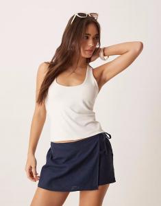 Майка-борцовка Abercrombie & Fitch с круглым вырезом в цвете «кремовый»