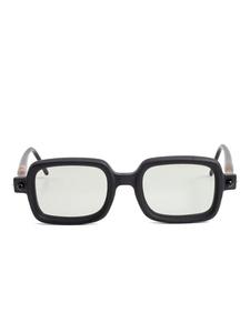 Солнцезащитные очки P2 в квадратной оправе Kuboraum, черный