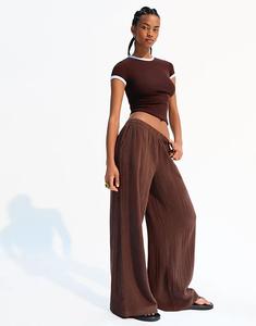 Широкие брюки Bershka в деревенском стиле из двухслойной ткани коричневого цвета