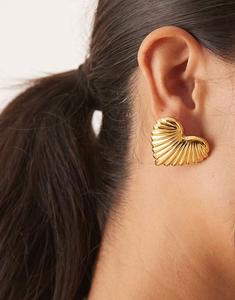 Серьги-гвоздики в форме сердца с ребристым узором из нержавеющей стали с покрытием из 18-каратного золота Lost Souls