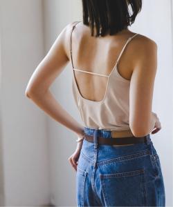 Ками для пловчихи на задней линии