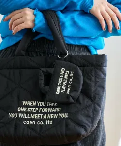 Брелок-сумочка с вышитым логотипом