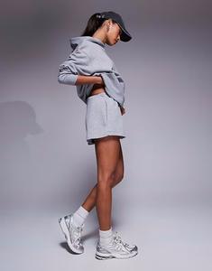 Быстросохнущие тяжёлые тренировочные шорты серого меланжевого цвета 4505