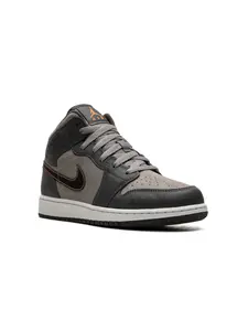 Кроссовки Air Jordan 1 Mid SE Night Stadium Jordan Kids, черный