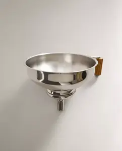 Воронка Zara Home Kitchen With Wooden Handle, 14 см, серебристый