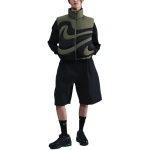 Спортивная одежда Swoosh Series женская оверсайз пуховик-жилет Nike, оливковый/черный