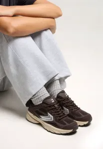 Тренеры Bershka, Brown