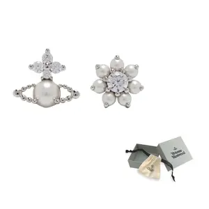 Сережки с жемчужным цветком Vivienne Westwood
