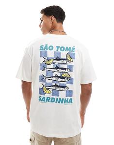 Футболка Jack & Jones oversize с принтом сардины на спине кремового цвета