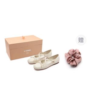 LE SAUNDA Туфли Мэри Джейн для женщин - Белый цветок груши OWK (В коробке, с резинкой для волос Sweetheart), цвет Pear Blossom White OWK (Box, Includes Sweetheart Hair Tie)