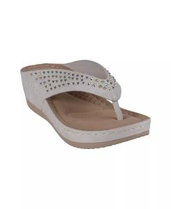 Женские удобные босоножки на танкетке с украшением Tiana GC Shoes, белый