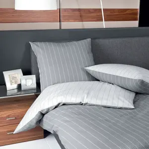 Двустороннее постельное белье Dream Sleep Mako-Soft Seersucker Tango Silver 200x220 см + 2 x 80x80 см Traumschlaf